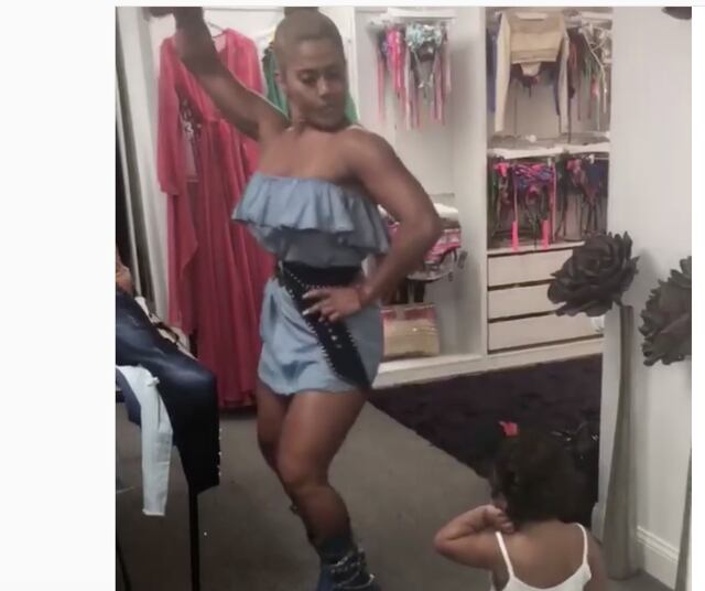 Maripily enseña a bailar Dura a niña