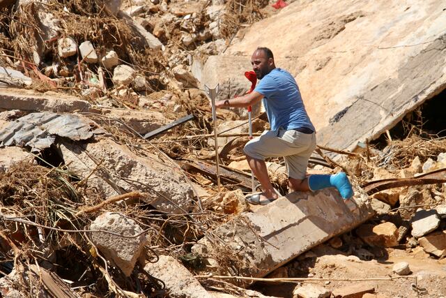 Familias enteras se ahogaron en las inundaciones en Libia