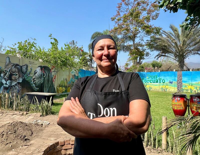 La chef Pilar Gutiérrez combina técnicas ancestrales con métodos modernos de cocción lenta.