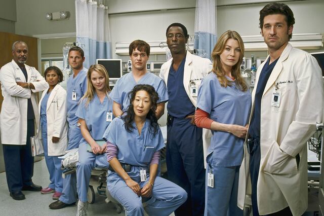 Elenco de Grey’s Anatomy se reencuentra en la alfombra azul de los People’s Choice Awards