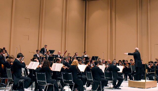 Orquesta sinfónica reinicia temporada de conciertos tras huracán