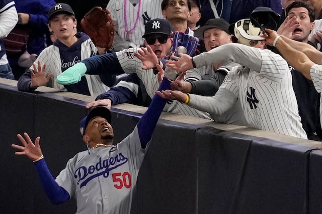 Serie Mundial: Vetados para el juego de esta noche los fans que interfirieron en jugada en el Yankee Stadium