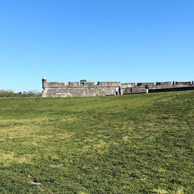 “Ghost Tours” atraen a visitantes a la antigua ciudad colonial de St. Augustine