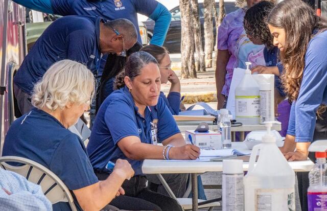 San Juan intensifica intervención contra el sinhogarismo en Santurce con servicios directos en la Parada 18