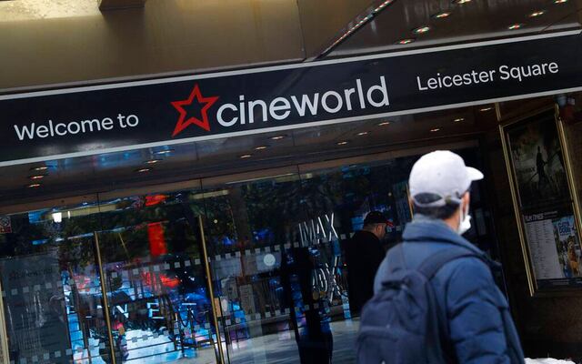 Cierran temporalmente centenar de cines en Estados Unidos y Reino Unido