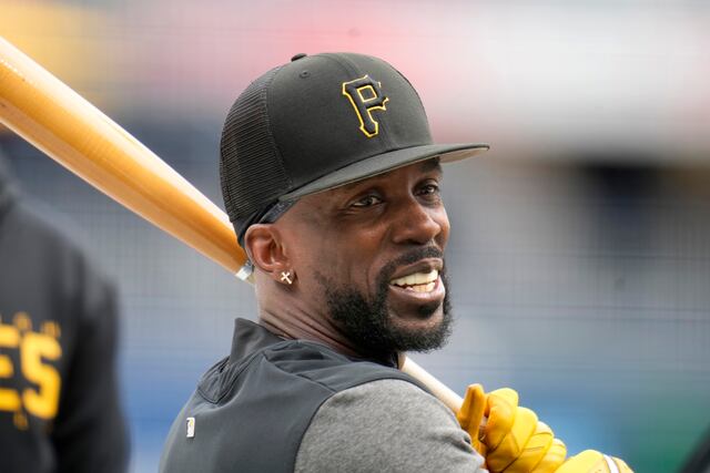 Reynolds brilla y Piratas vencen a Medias Blancas