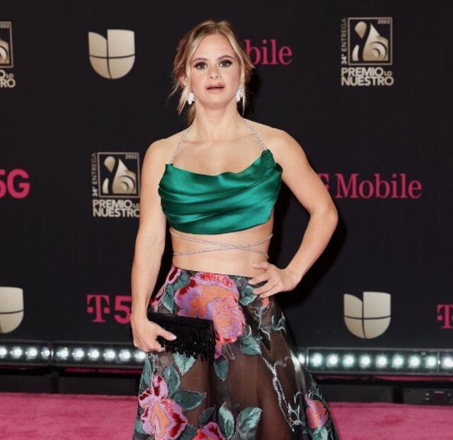 Sofía Jirau se luce en la alfombra rosa de Premio Lo Nuestro 2022