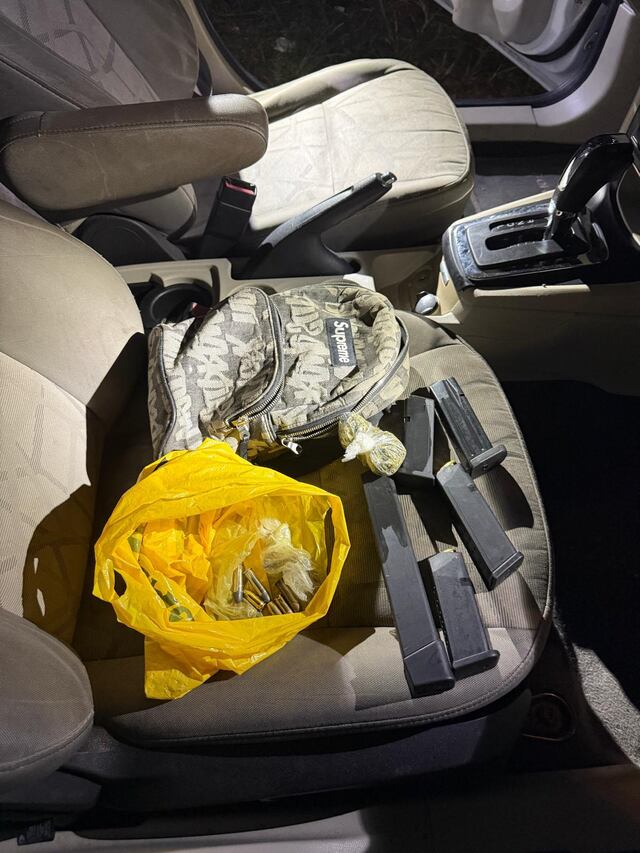 Arrestan a dos hombres y ocupan armas, municiones y dinero en efectivo en Ponce