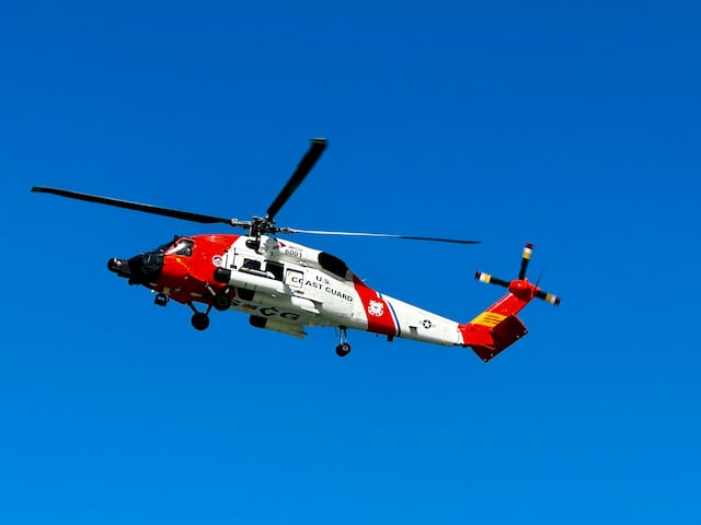 Estables rescatistas tras incidente durante búsqueda de turista en Manatí