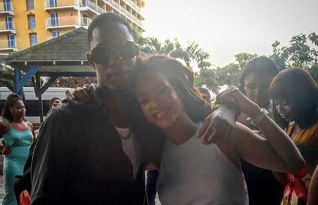 De luto Rihanna, clama por el fin de la violencia con armas