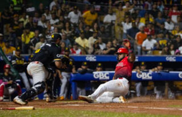 Lake anota cuadrangular y Leones derrotan a Águilas en la semifinal del béisbol dominicano