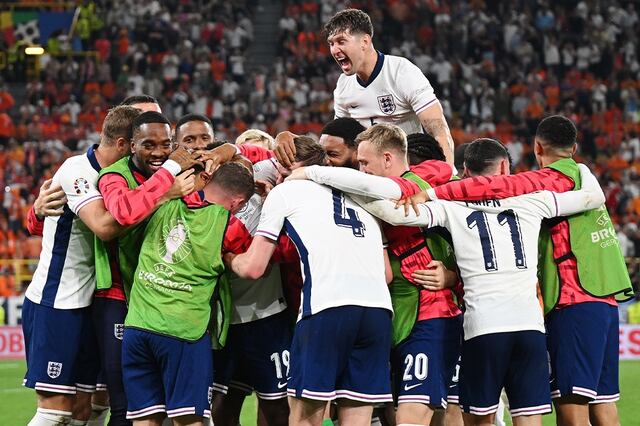 Inglaterra logra triunfo ante Holanda