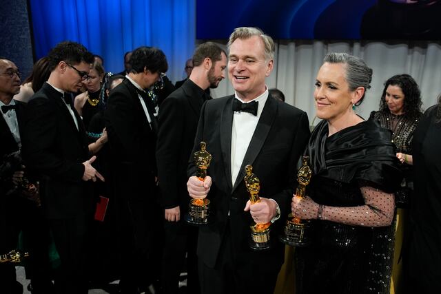 Sobria celebración de “Oppenheimer” tras victoria en los Premios Oscar