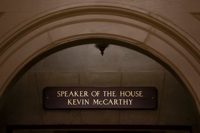 Cámara federal paralizada tras destitución de Kevin McCarthy