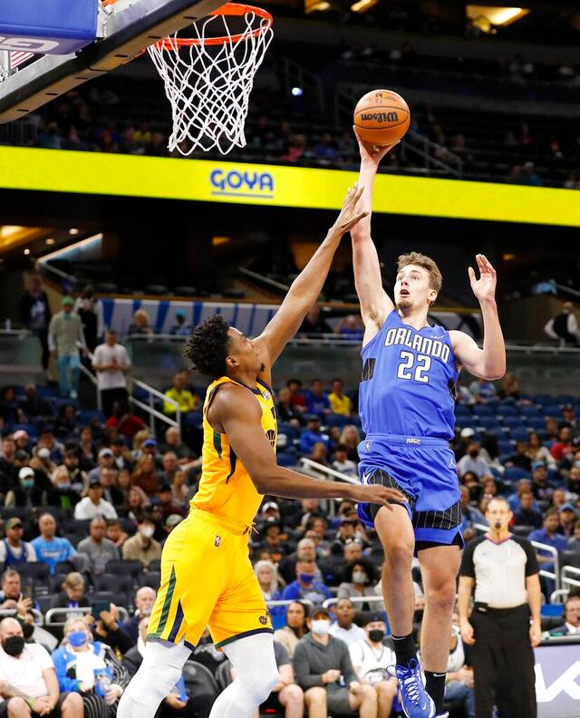 Anthony brilla con 33 puntos y el Magic vence al Jazz