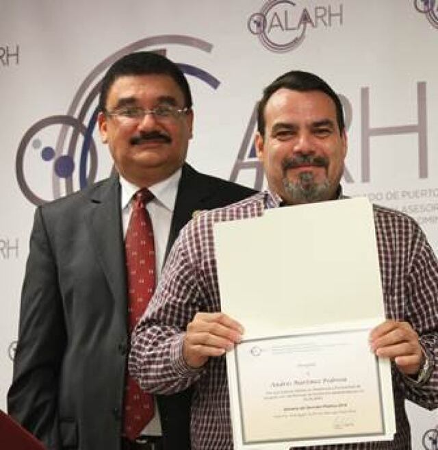 Servidor público gana premio por asistencia perfecta