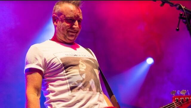 Peter Hook reivindica las canciones de New Order