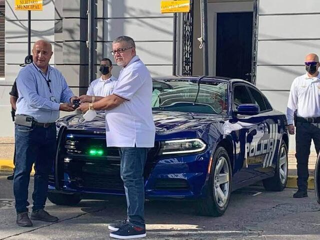 Arecibo entrega tres patrullas nuevas a su Policía Municipal
