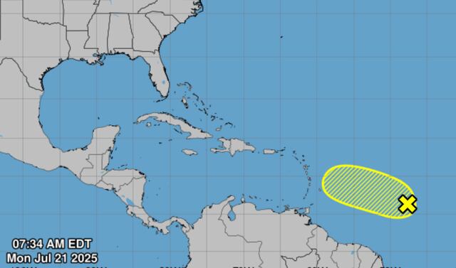 Centro Nacional de Huracanes vigila sistema de baja presión en el Atlántico