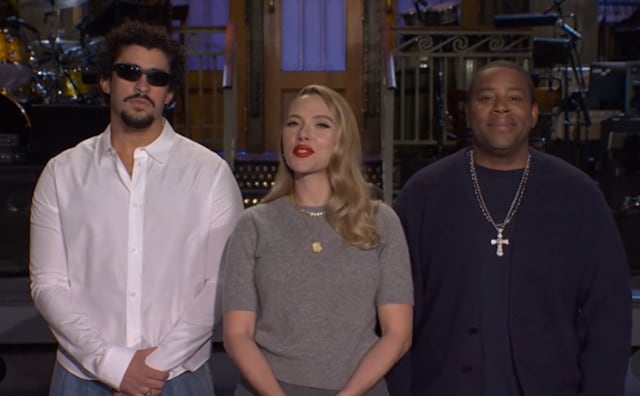 Bad Bunny acompaña a Scarlett Johansson en la promoción de SNL