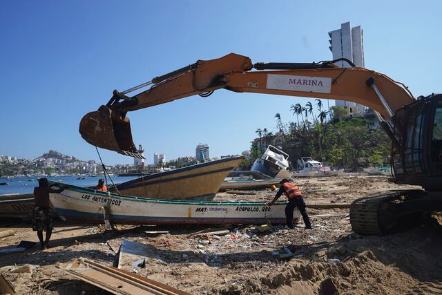 México dará hasta 3,300 dólares para que residentes de Acapulco reconstruyan sus propias casas