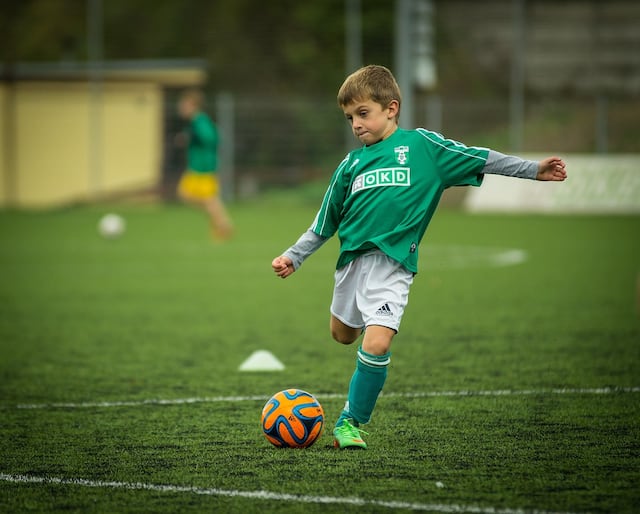 Anuncian clínicas de fútbol a bajo costo para niños y niñas