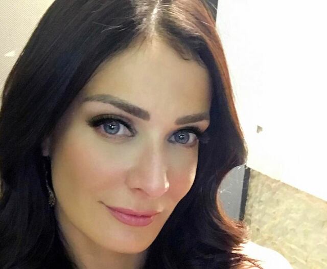 Dayanara Torres presume cuerpazo en traje de baño