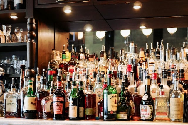 Roban 141 botellas de alcohol en comercio de Río Grande