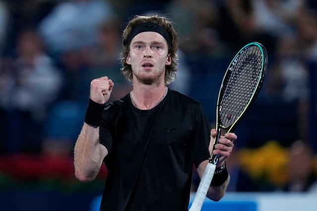 Rublev supera a Zverev y avanza a final en Dubai