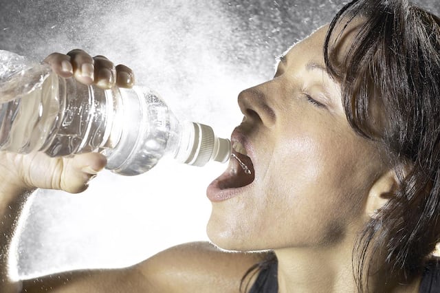 Clave mantenerse hidratado para evitar un golpe de calor ante las altas temperaturas