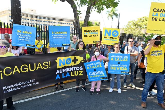 Ciudadanos se tiran a la calle para exigir que se detenga el aumento en la factura de la luz
