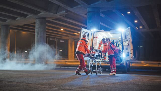 Ambulancias privadas dominan respuestas a emergencias, pero paramédicos levantan banderas