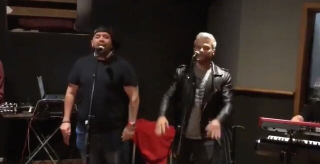 Molusco canta con Pedro Capó