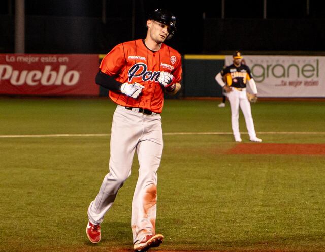 Gigantes derrotan a Leones en arranque de béisbol invernal