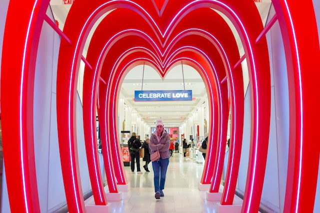 San Valentín se reinventa: Más autorregalos, familia y menos amor romántico