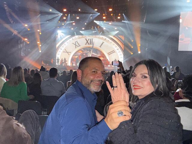 Compromiso en Madrid: Eddie López propone matrimonio durante concierto de Gilberto Santa Rosa