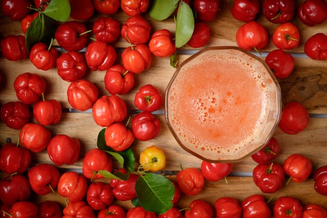 ¿Sabías que la acerola ayuda a bajar los niveles de azúcar en la sangre?