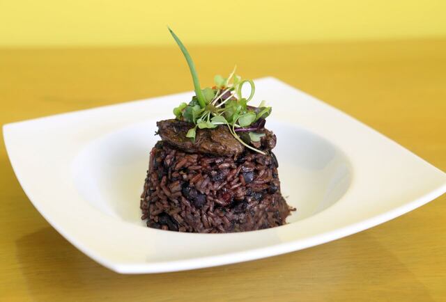 Abre Ropa Vieja Grill en Condado