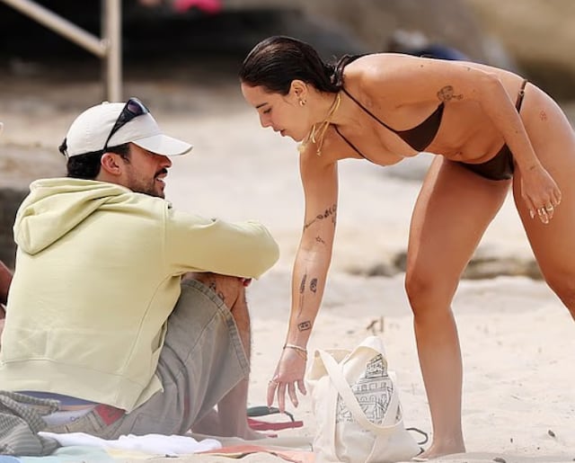 Captan a Bad Bunny y Gabriela disfrutando de playa en Australia
