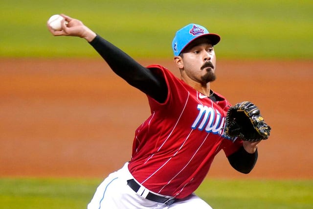 López impone récord con 9 ponches en fila y supera a Bravos