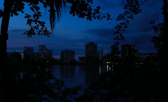 Ingeniosos los boricuas para celebrar el Día Acción de Gracias sin luz