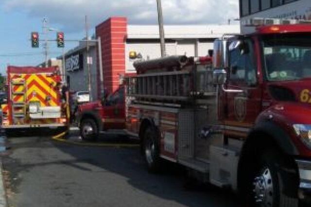 Bomberos se movilizan por fuego en hospital en San Juan