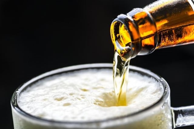 ¿Cuál es el efecto de la cerveza en el cuerpo cuando hace calor?