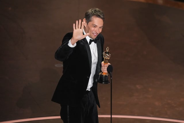 Sean Baker lleva el Oscar a mejor dirección y arrasa con “Anora”