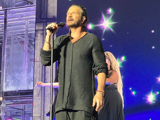 Arjona celebra regreso a la isla con magnífica puesta en escena