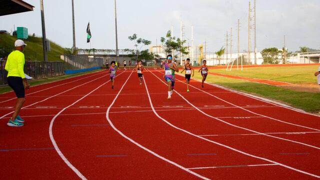 Cidra reinaugura su pista atlética