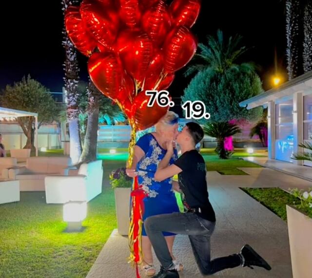 Joven de 19 años le pide matrimonio a su novia de 76 y se va viral en Tik Tok