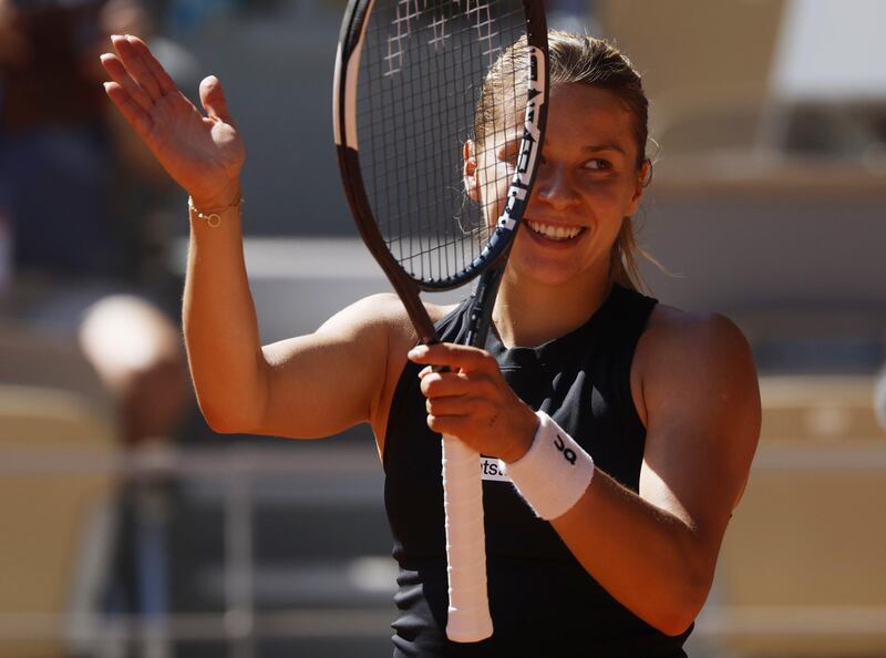 La tenista Maja Chwalinska, 114 del mundo, celebra la victoria en octavos de Roland Garros, París. EFE/EPA/YOAN VALAT