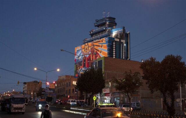 Bolivia tiene su propio “Titanic” con un barco que parece flotar sobre las nubes en ciudad andina