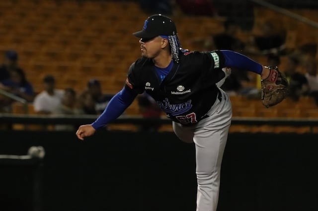 Santurce consigue su primera victoria en nueva temporada del béisbol invernal